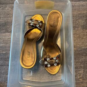 Fioni Gold Gem Buckle Sandal Mule Heels Vintage, Sz 8 -- NWOB